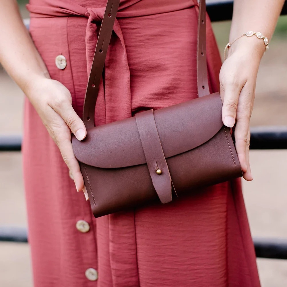 NWT Urban Southern Leather Crossbody Wallet